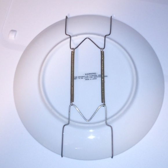 "A Home In The Wilderness" By Currier & Ives Decorated Plate W/Wall Plate Hanger - Picture 6 of 10